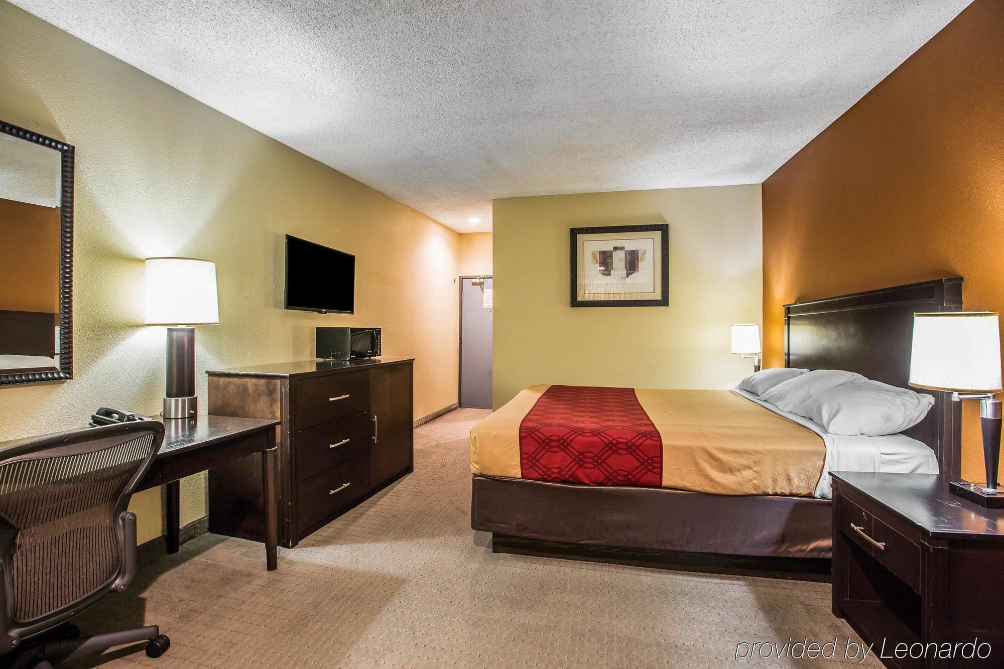 Hotel Baymont By Wyndham Ontario Exterior foto
