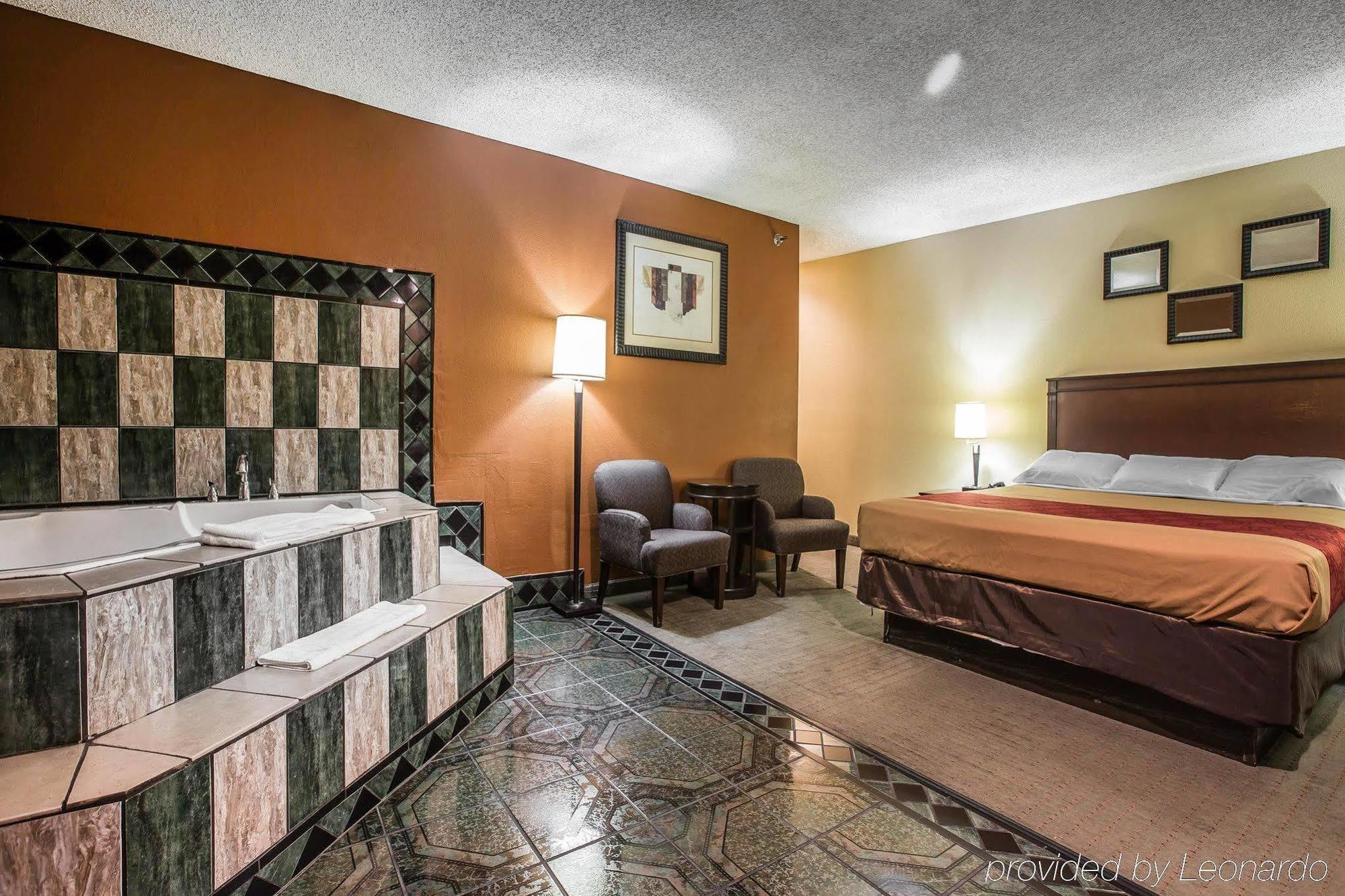 Hotel Baymont By Wyndham Ontario Exterior foto